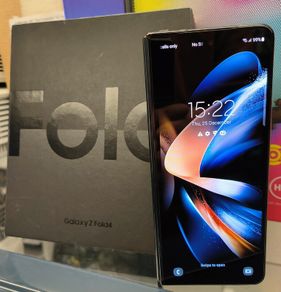 Samsung Z Fold4 256GB/ 12GB RAM Z Fold 4 Dual Sim Unlocked (Excellent Like New)