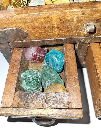 Pirates chest gold coins etc