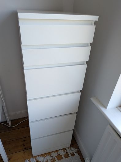 Chest of drawers