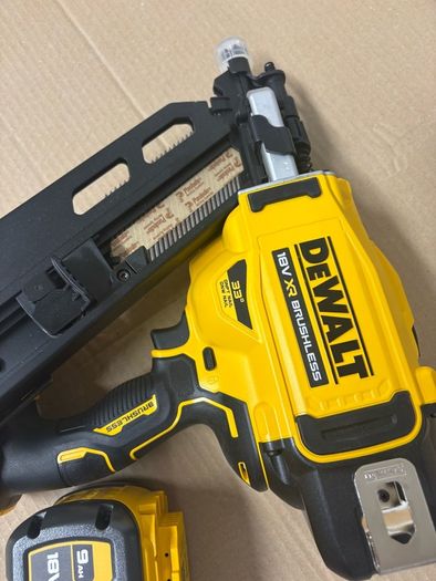 Dewalt New model nailer / 9ah both like new