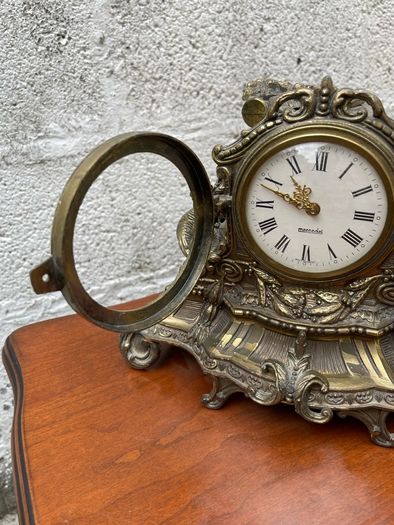 Vintage  mantel clock