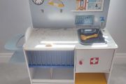 Toy medical station