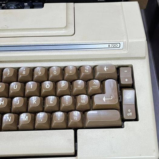 Vintage Smith Corona B 720 Electric Typewriter With Hard Carry Case - FAULTY