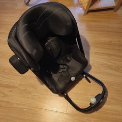Axkid One Extended Rear facing Carseat