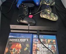 playstation 4+ 3 controllers + 2 games