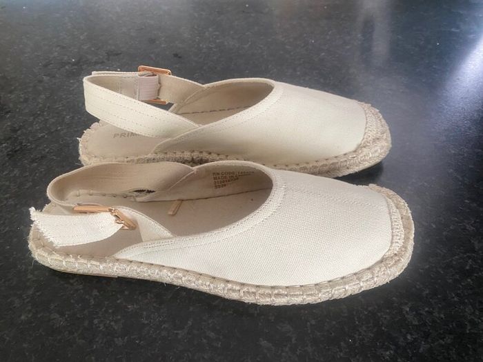 Sandals  Ladies   WANTED