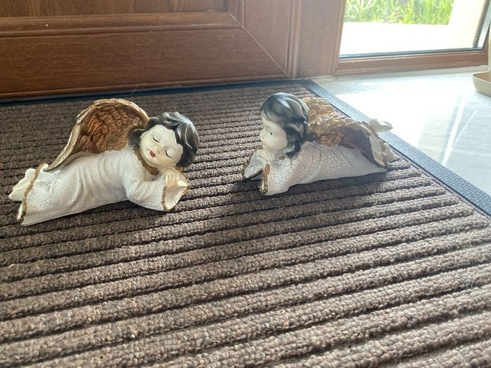 Angel ornaments with nice gold effect wings