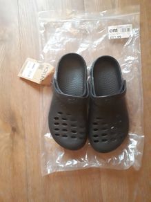 Croc Style Sandals  x 2 - Hot Tuna Sizes 3, 4
