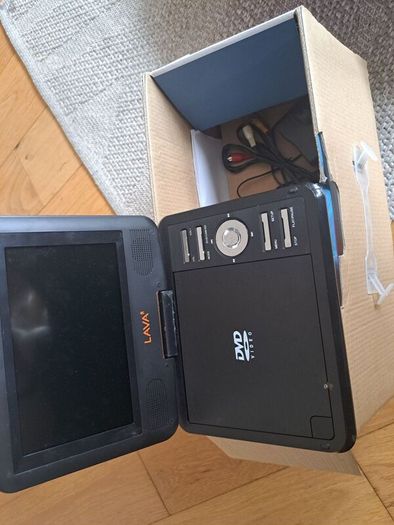 7 inch portable DVD player