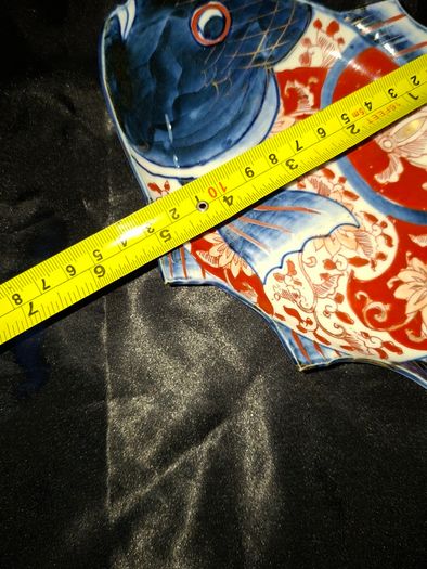 Antique Japanese Imari Porcelain Fish Platter Meiji / Taisho Period (c.1890 1920, Vibrant Sometsuke & Overglaze Enamel