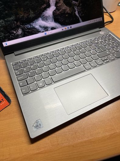 Lenovo Thinkbook 15 - i5 pro 10 generation 8/256 win 11 pro