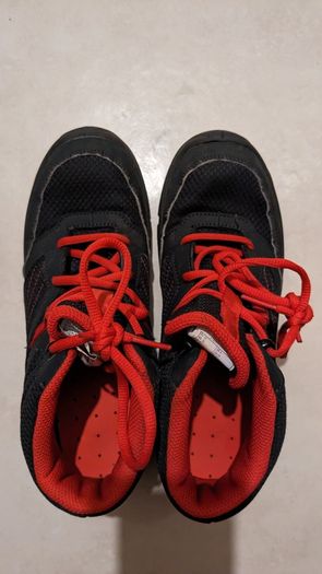 Decathlon boots size 5