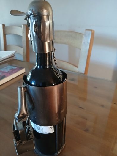 Novelty Robot Man Metal wine holder