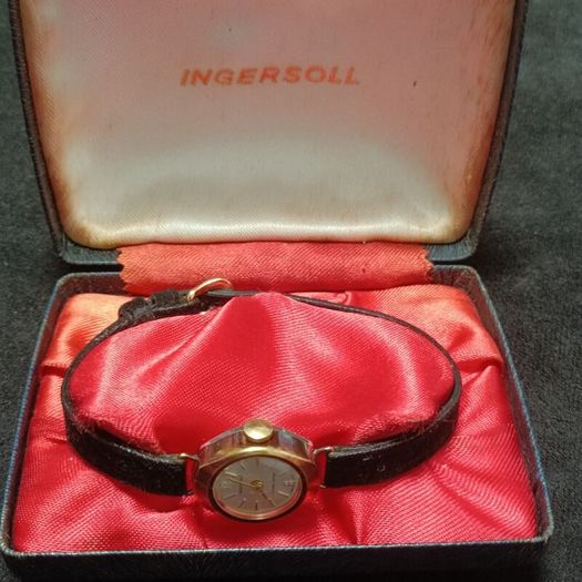 The women's Ingersoll likely dates back to the 1960s or 1970s