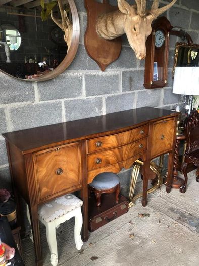 Side board buffet