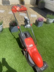 Flymo lawnmower with collection box