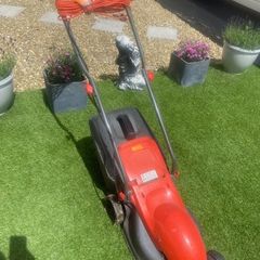 Flymo lawnmower with collection box