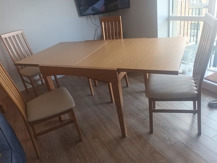 table and chairs