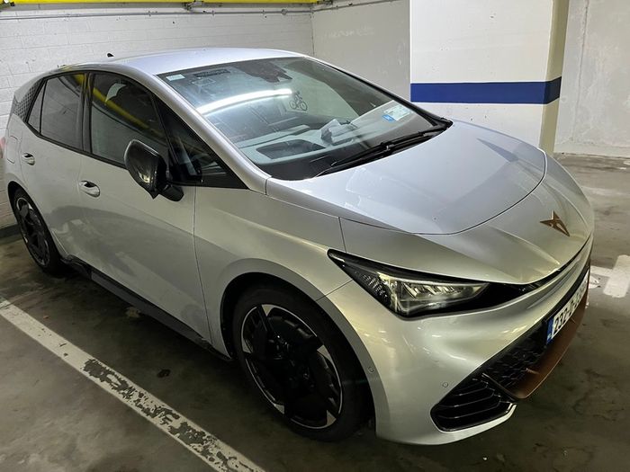 232 Cupra Born eBoost V3 (top spec), 1y warranty left