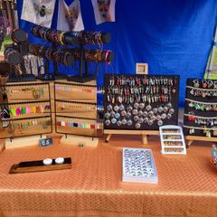 job lot of jewellery for markets, pendants