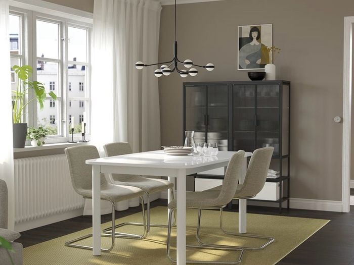 Extendable Dinning Table