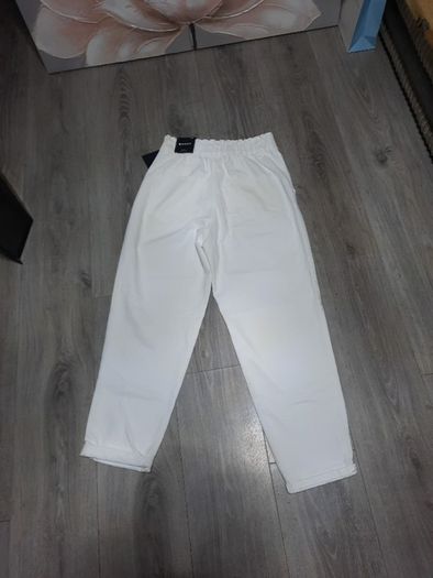 stradivarius white baggy jeans
