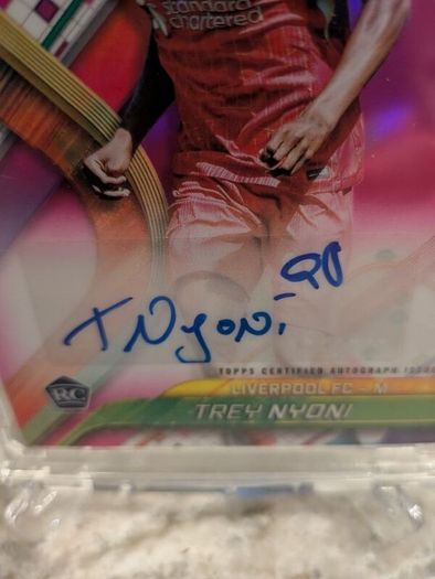 Trey Nyoni Liverpool FC Topps Finest RC 24/25 season numbered /75 auto