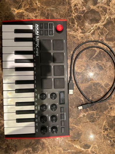 Akai MPK Mini MK3 - Brand New Condition - Barely Used