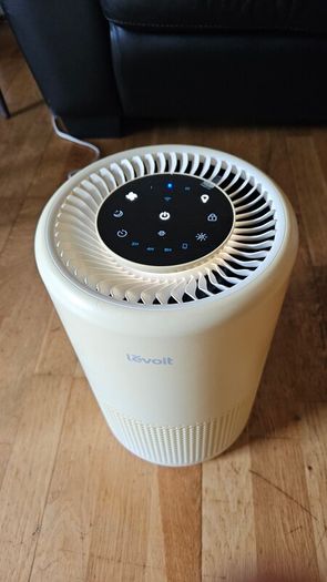 Air Purifier Levoit Core 200S - Like New, Barely Used