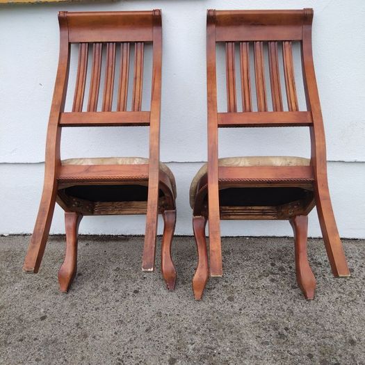 Old Style Table and chairs