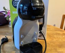 Delonghi Nescafe Dolce Gusto Mini Me Coffee Machine