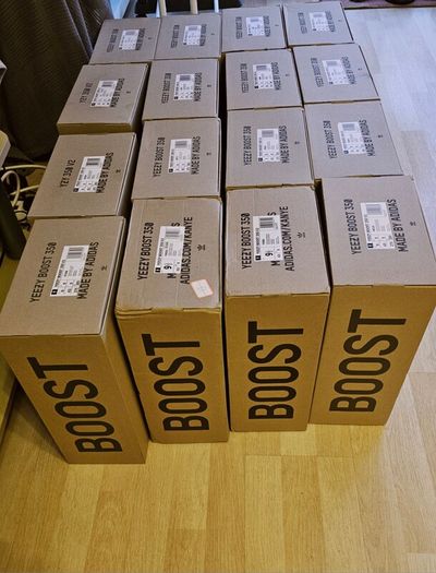 Authentic Brand New Yeezy 350 Light UK9
