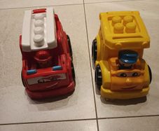 2x kids toys cars/toys