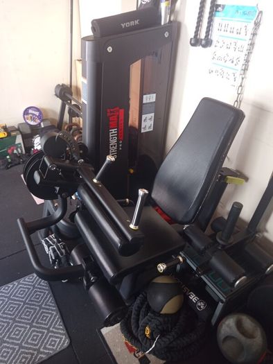 Dual leg machine