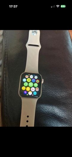 apple watch SE2 excellent condition, barely used, 96% battery health