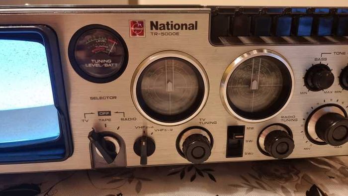 From 1977 National TR-5000E -  TV / RADIO MW - SW1 - SW2 / Cassette Recorder, All function working good.