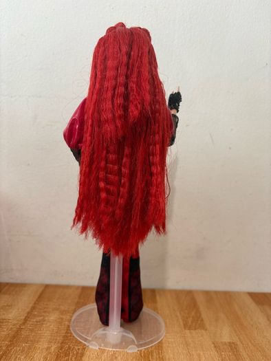 Disney Descendants 4 The Rise of Red Doll