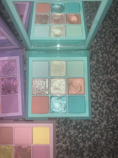 Huda beauty pastels obsession palettes