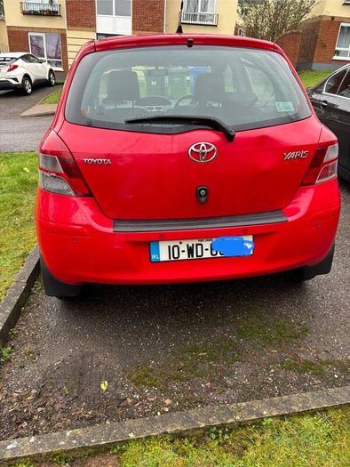Toyota Yaris 2010 - Red