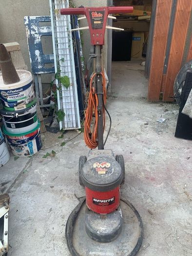 Floor polisher