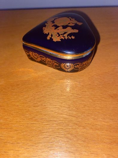 limoges trinket or pill box