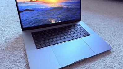 Apple MacBook Pro 16" 2022 (1TB SSD, M1 Pro, 16GB) Space Grey