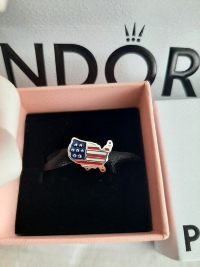 New genuine pandora USA charm