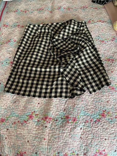 skirt H&M gingham size 38 (10) frill place & cream skirt