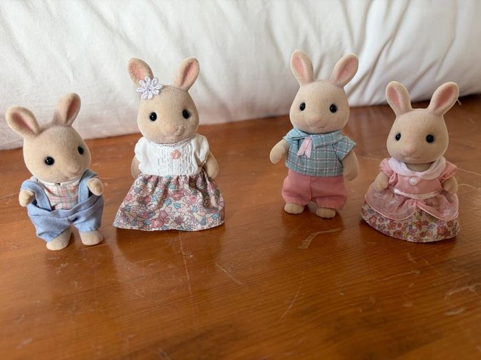 Sylvanian Families Milk Rabbit Family (Calico Critters) - Set of 4