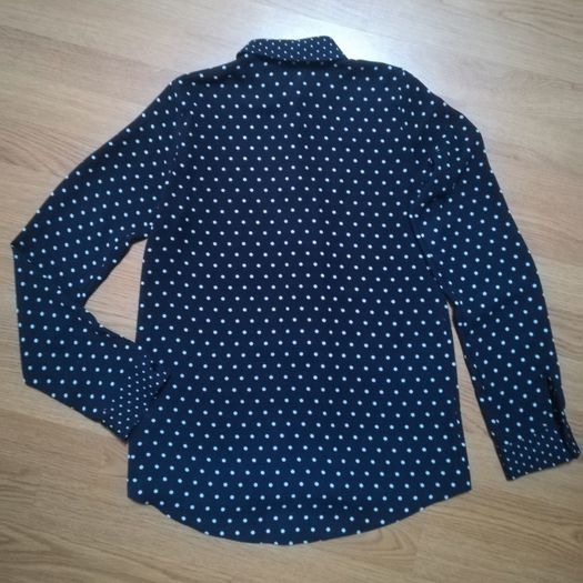 Elegant shirt in dots