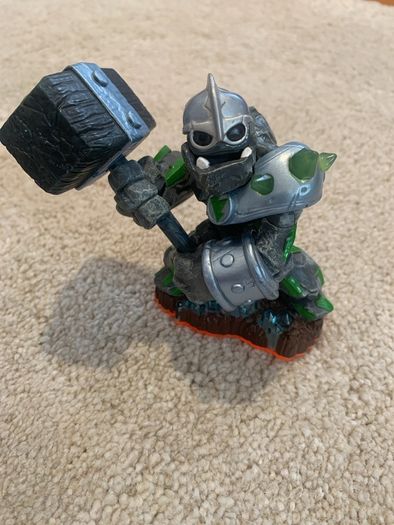 Skylanders 32 piece figures bundle