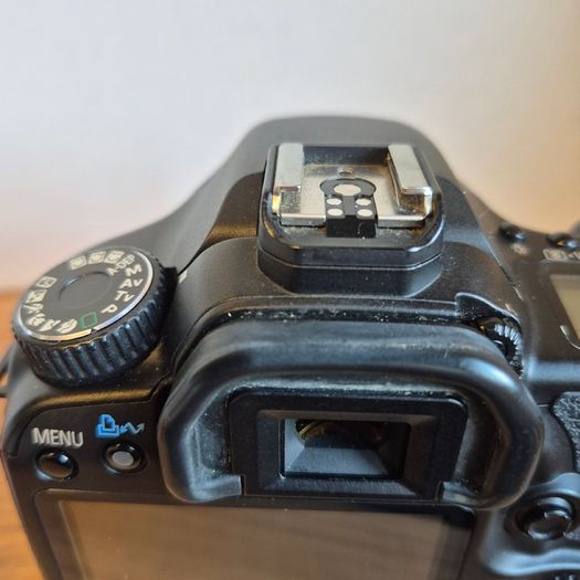 Canon EOS 40D DSLR Camera Kit - 18-55mm IS Lens, 32GB CF Card & USB-C Reader - Complete Setup