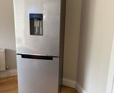 Samsung Fridge Freezer with Water Dispenser