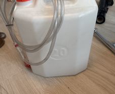 0L Liquid Dispensing Container